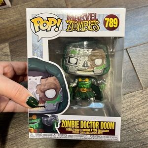 #789FunkoPop marvel zombies - zombie doctor doom